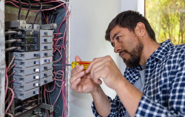 Best Affordable Emergency Electrician  in Madison Heights, VA
